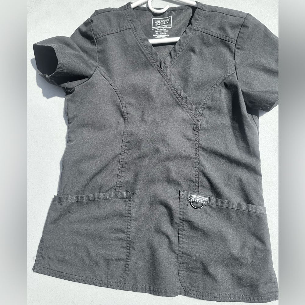 Cherokee Gray V-Neck Scrub Top with Short Sleeves
